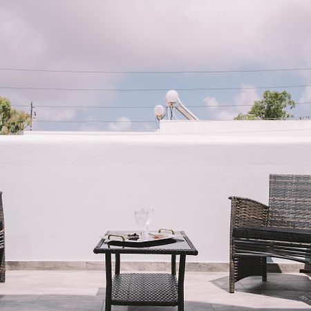 Oasis Suites Fira Екстериор снимка
