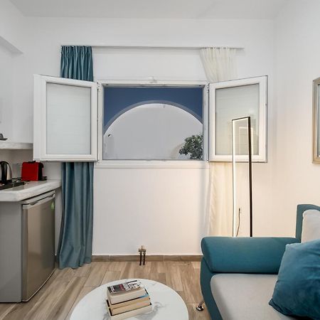 Oasis Suites Fira Екстериор снимка