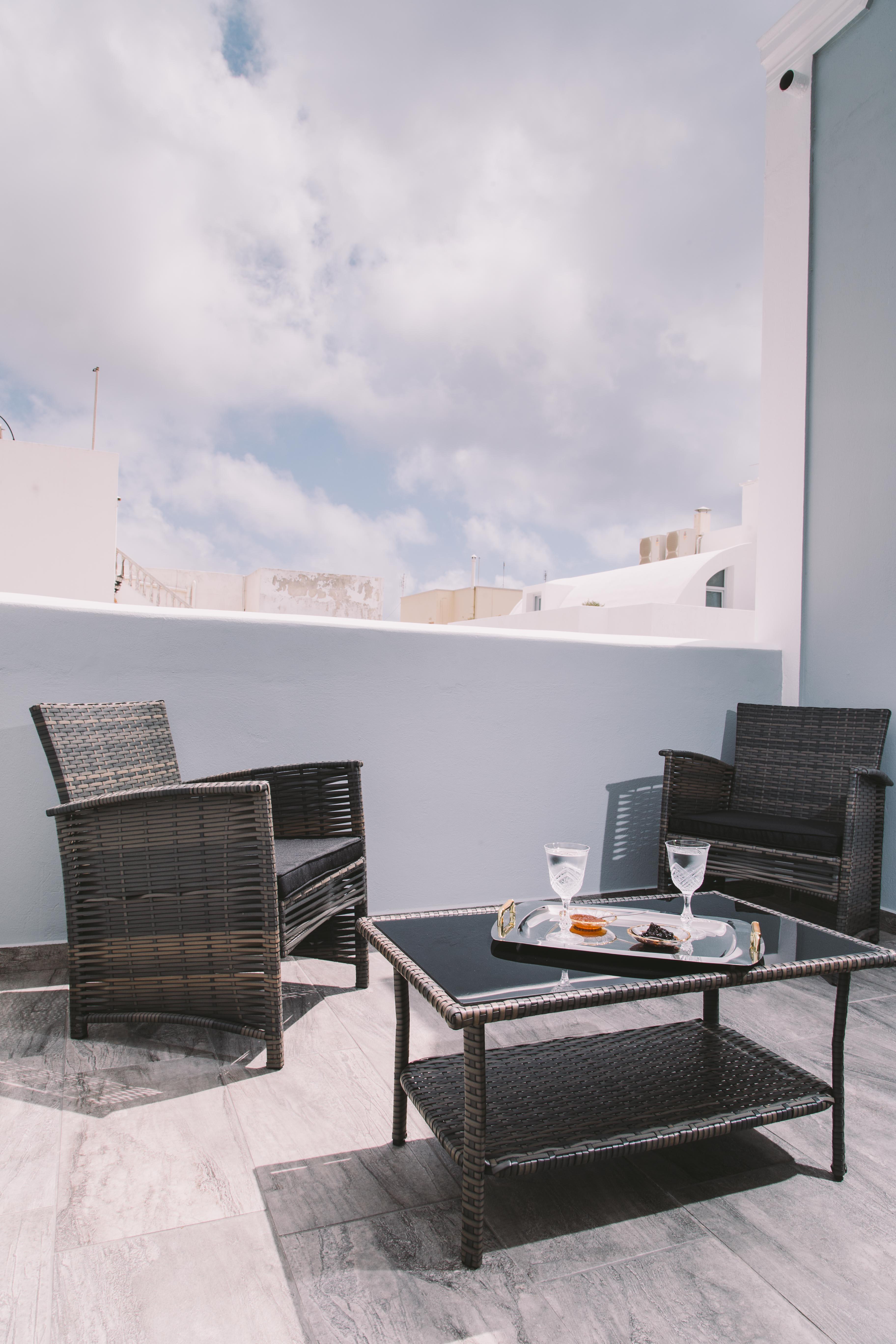 Oasis Suites Fira Екстериор снимка