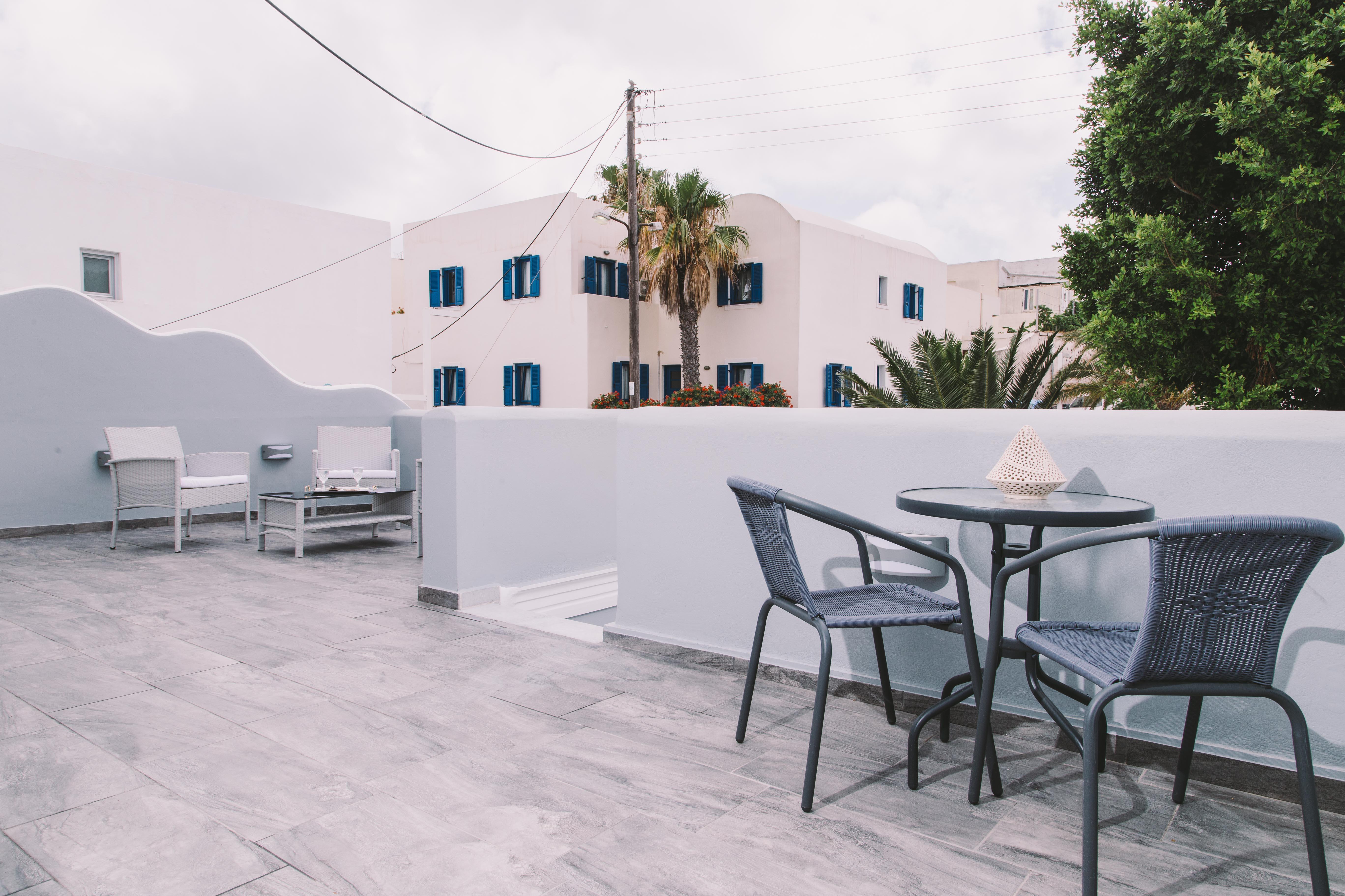 Oasis Suites Fira Екстериор снимка