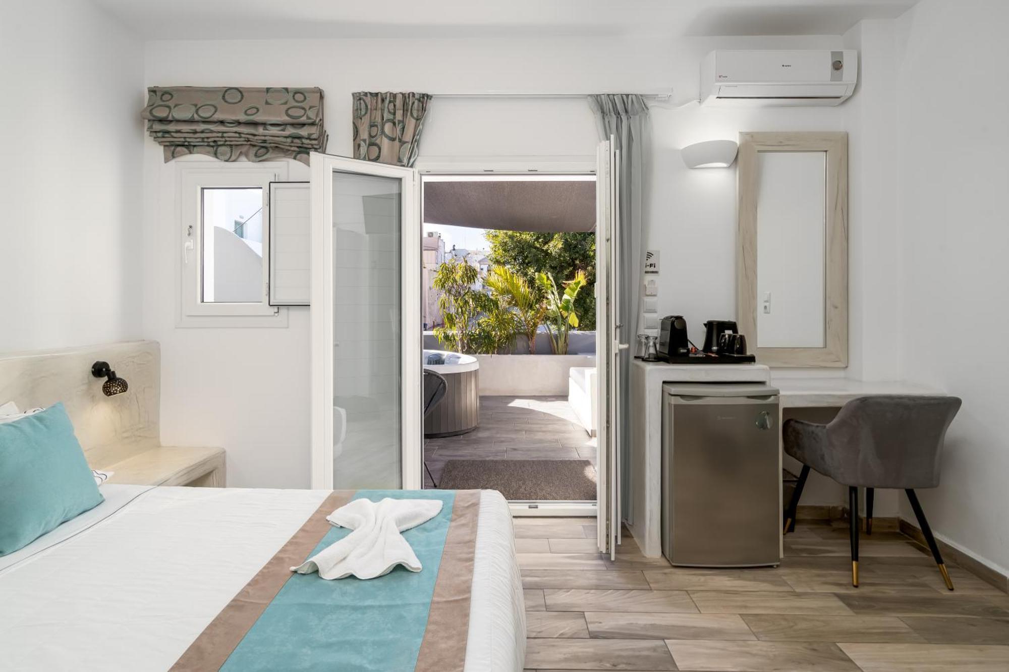 Oasis Suites Fira Екстериор снимка