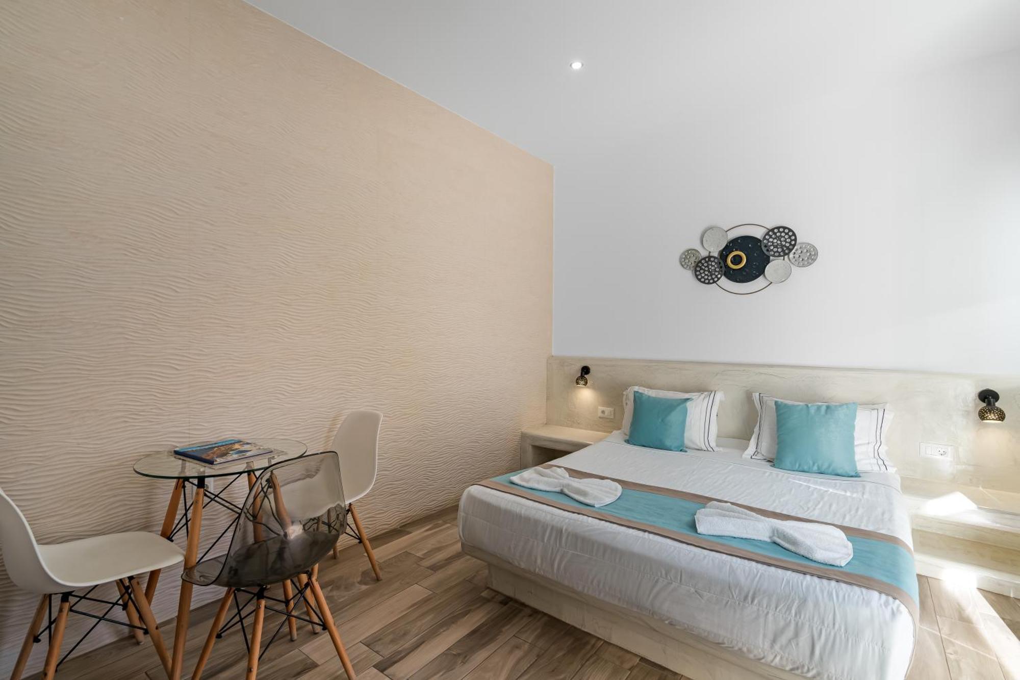 Oasis Suites Fira Екстериор снимка