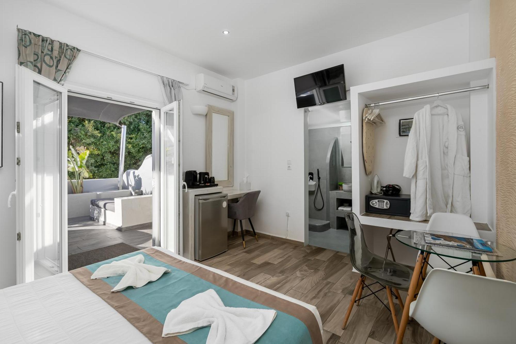Oasis Suites Fira Екстериор снимка