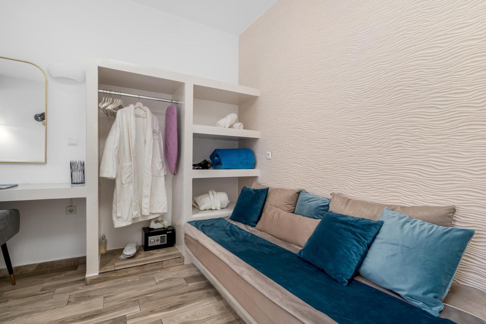 Oasis Suites Fira Екстериор снимка