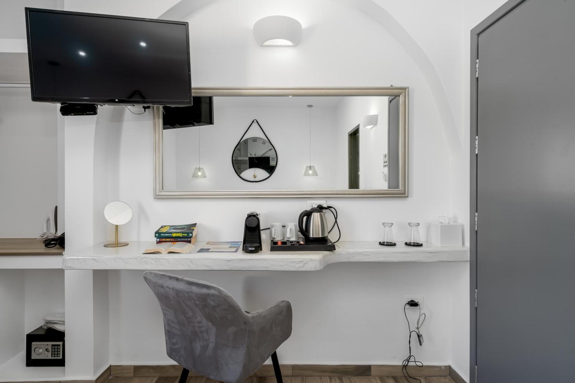Oasis Suites Fira Екстериор снимка