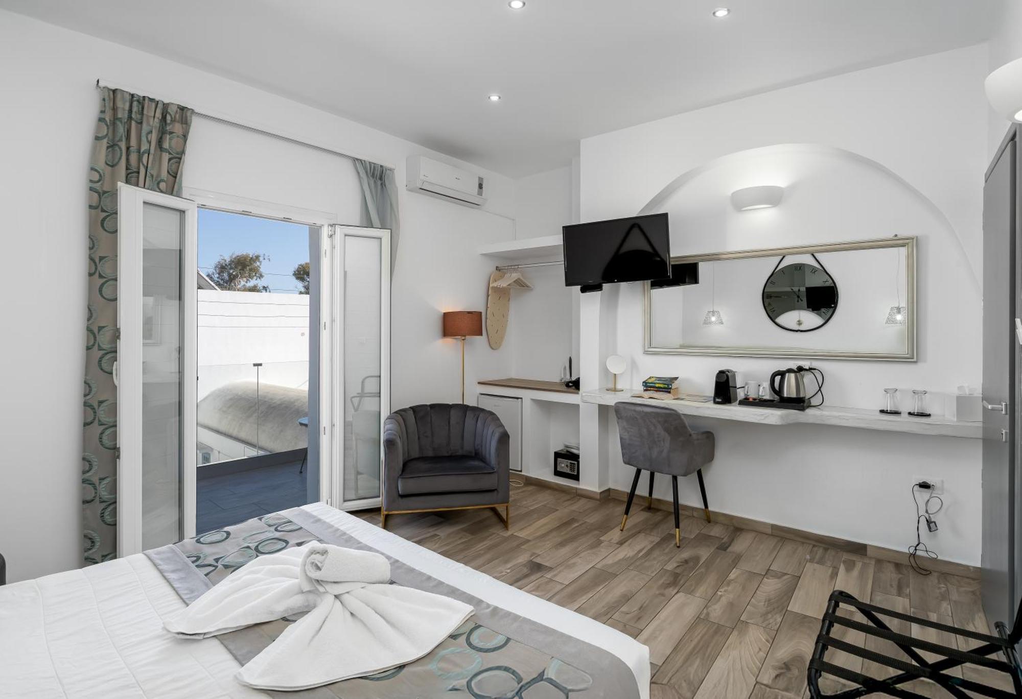 Oasis Suites Fira Екстериор снимка