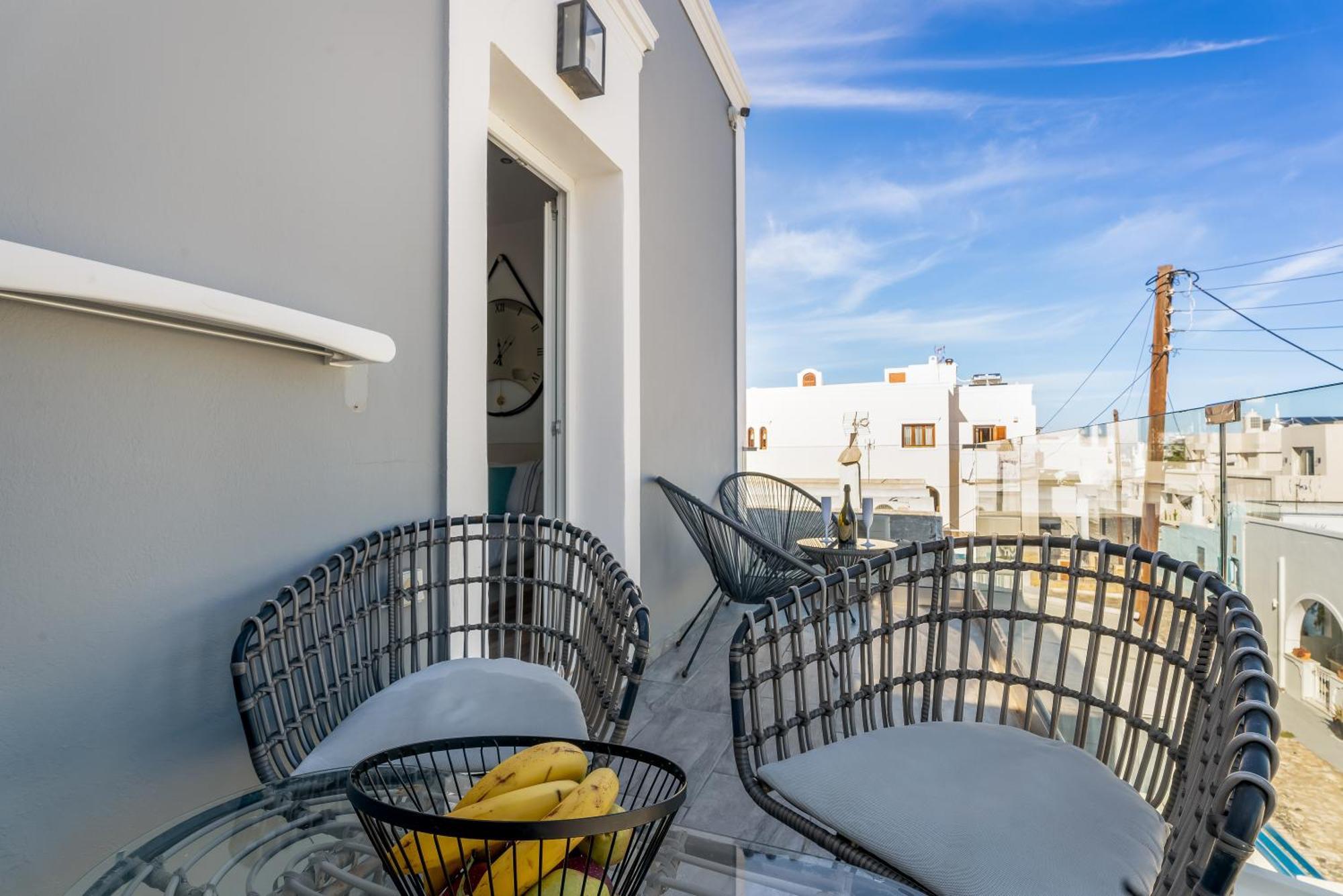 Oasis Suites Fira Екстериор снимка
