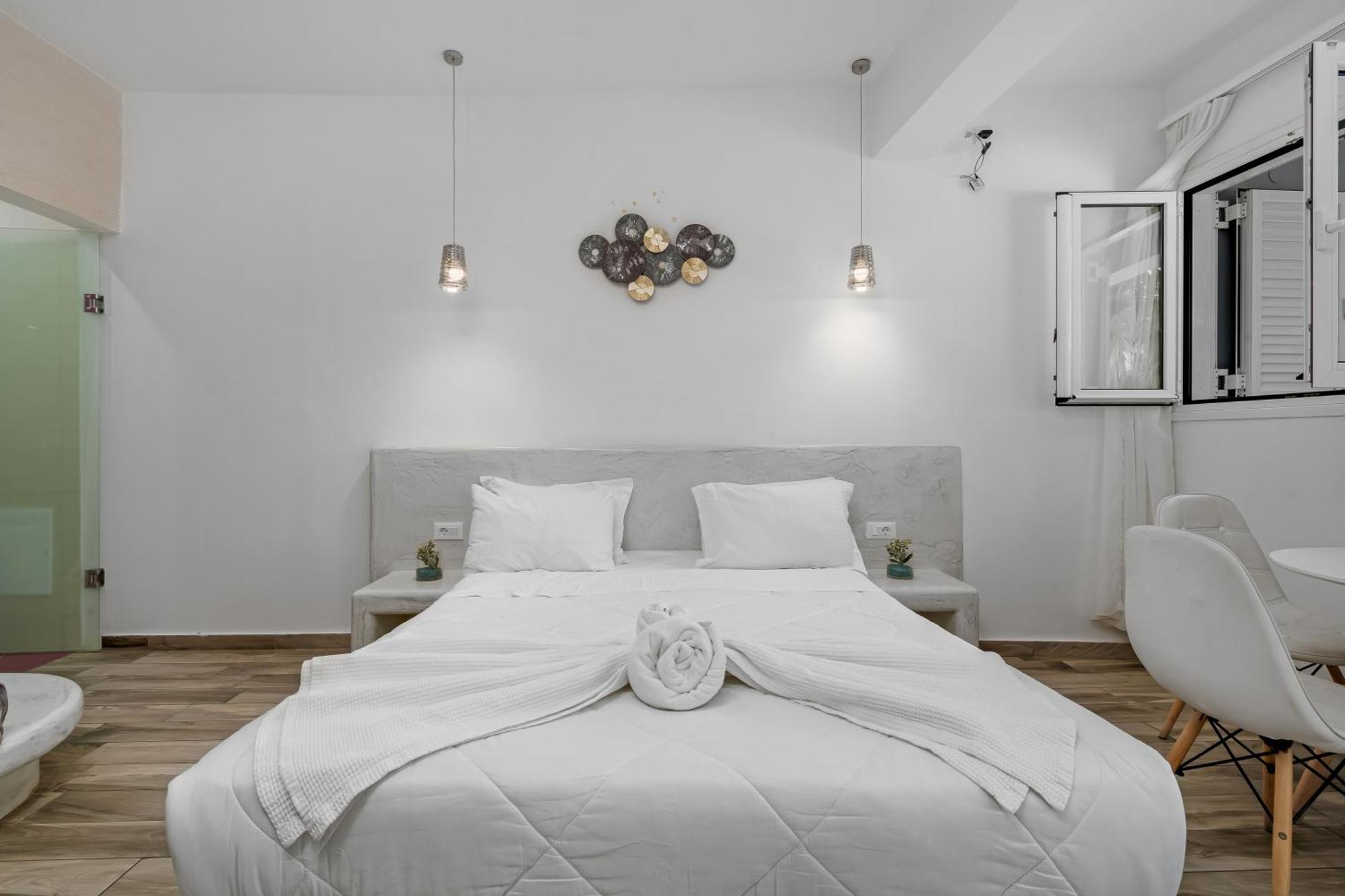 Oasis Suites Fira Екстериор снимка