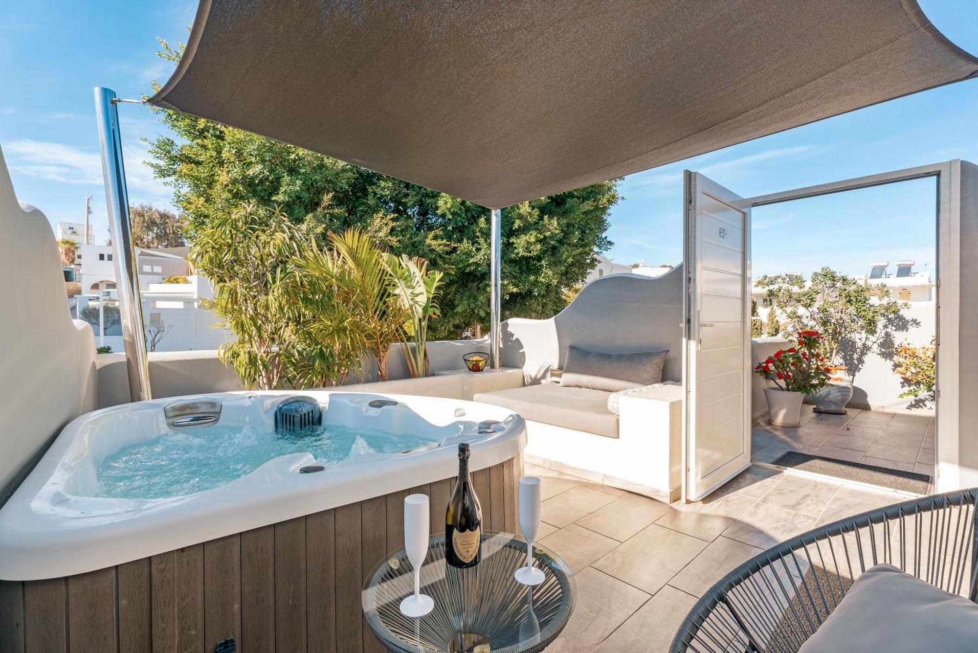 Oasis Suites Fira Екстериор снимка