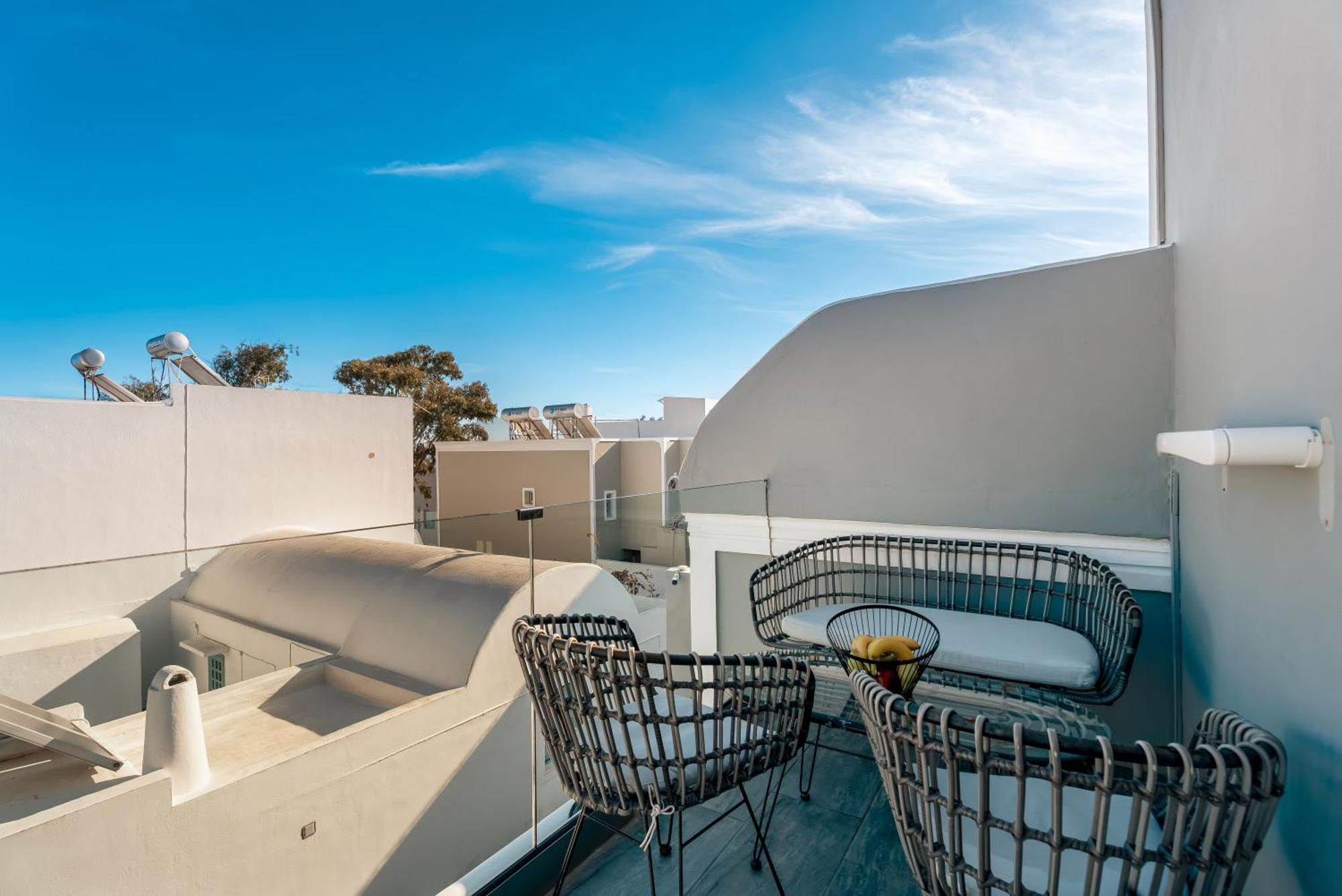 Oasis Suites Fira Екстериор снимка