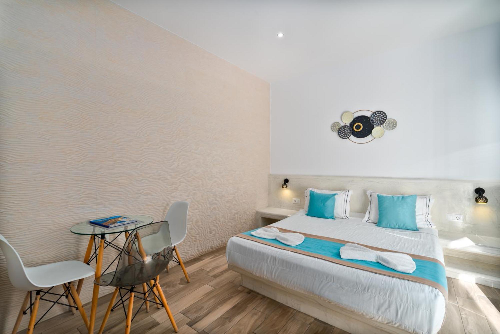 Oasis Suites Fira Екстериор снимка